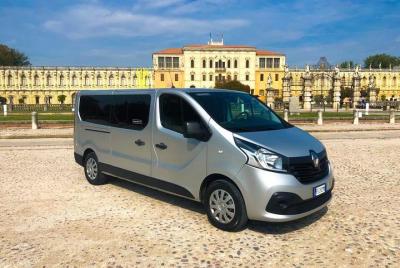 Traslado privado en camioneta de llegada: aeropuerto de Bérgamo (BGY) al hotel Traslado privado en camioneta de llegada: aeropuerto de Bérgamo (BGY) al hotel