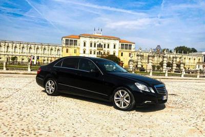 Aeropuerto de Bérgamo (BGY) - Bérgamo / Traslado privado (hasta 3 pax) Aeropuerto de Bérgamo (BGY) - Bérgamo / Traslado privado (hasta 3 pax)