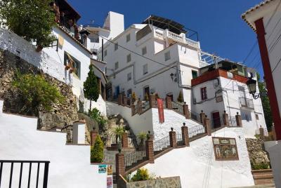 Ruta del sol y el vino - Grupo pequeño, degustación de vinos y almuerzo incluido. Ruta del sol y el vino - Grupo pequeño, degustación de vinos y almuerzo incluido.