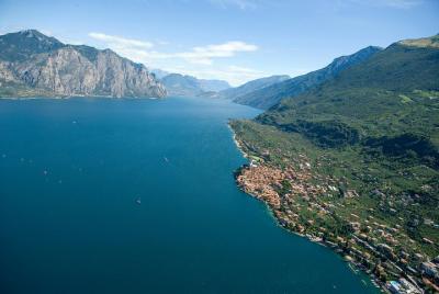 Tour de todo el día por el Lago de Garda Tour de todo el día por el Lago de Garda