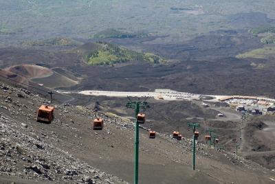 El teleférico del Etna y el tour Off Road a 2920 m + tarde en Taormina desde Catania