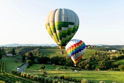 Volo en Mongolfiera nella valle del Chianti Volo en Mongolfiera nella valle del Chianti