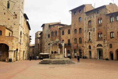 Experiencia de día completo: visita guiada a San Gimignano y Siena desde Florencia