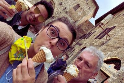 Descubra Siena y San Gimignano en vehículo privado desde Florencia Descubra Siena y San Gimignano en vehículo privado desde Florencia