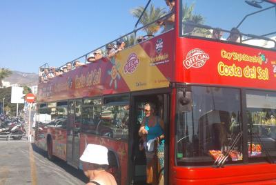 Recorrido en autobús turístico con paradas libres por la ciudad de Benalmádena Recorrido en autobús turístico con paradas libres por la ciudad de Benalmádena