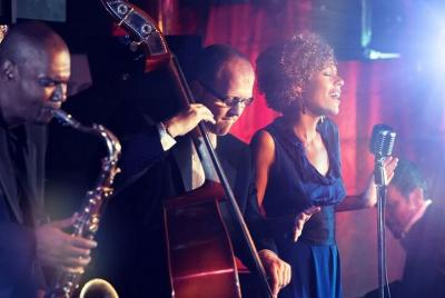 Cena y espectáculo de cabaret en Florencia Cena y espectáculo de cabaret en Florencia