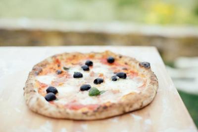 Clase de cocina de pizza y gelato en una granja toscana desde Florencia Clase de cocina de pizza y gelato en una granja toscana desde Florencia