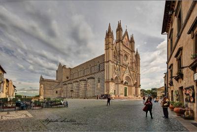 Tour guiado de 4 días con todo incluido de Umbría desde el aeropuerto / estación de Florencia Tour guiado de 4 días con todo incluido de Umbría desde el aeropuerto / estación de Florencia