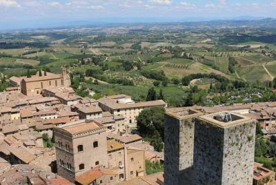 Tour guiado de 4 días por Chianti en autobús desde la estación de tren y el aeropuerto de Florencia Tour guiado de 4 días por Chianti en autobús desde la estación de tren y el aeropuerto de Florencia