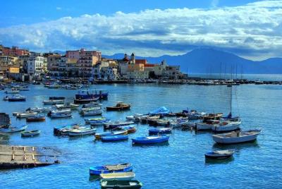 Noche en Nápoles Excursión independiente desde Florencia en tren de alta velocidad Noche en Nápoles Excursión independiente desde Florencia en tren de alta velocidad