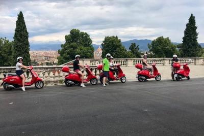 Recorrido panorámico en Vespa por Florencia Recorrido panorámico en Vespa por Florencia