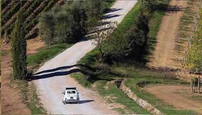 Fiat 500 Vintage y La Dolce Vita en Toscana Fiat 500 Vintage y La Dolce Vita en Toscana