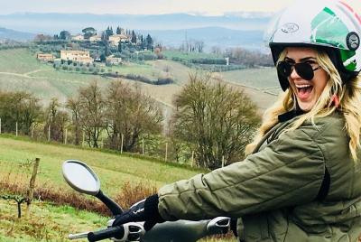 Tour en ciclomotor Vespa por la Toscana y experiencia vinícola con FunInTuscany