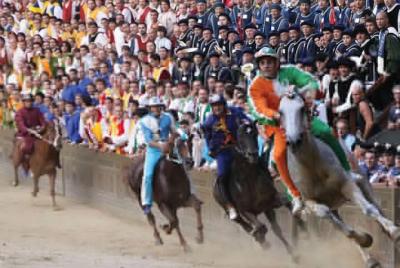 Carrera de caballos del Palio en Siena desde Florencia, con visita turística y cena Carrera de caballos del Palio en Siena desde Florencia, con visita turística y cena