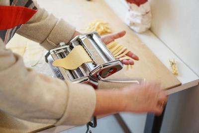 Pasta privada que hace clase y platos toscanos tradicionales con un local en Florencia Pasta privada que hace clase y platos toscanos tradicionales con un local en Florencia