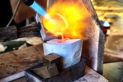 Crea tu joya de plata con la técnica de fundición de huesos de sepia. Crea tu joya de plata con la técnica de fundición de huesos de sepia.