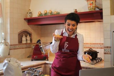 En vivo desde Florencia: clase de cocina en línea de pasta y una sorpresa musical En vivo desde Florencia: clase de cocina en línea de pasta y una sorpresa musical