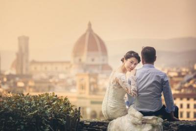 Viaje de luna de miel a Florencia con fotógrafo profesional y conductor Viaje de luna de miel a Florencia con fotógrafo profesional y conductor