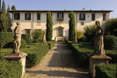 Bella Vita en la Toscana: cata de vinos, almuerzo ligero, visita a una bodega y baño Bella Vita en la Toscana: cata de vinos, almuerzo ligero, visita a una bodega y baño