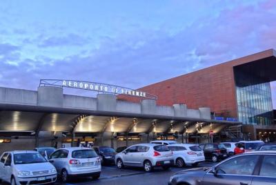 Traslado privado desde el centro de Florencia al aeropuerto de Florencia Traslado privado desde el centro de Florencia al aeropuerto de Florencia