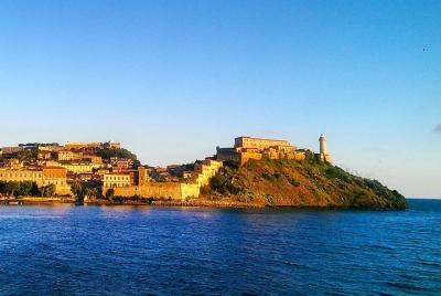 Portoferraio, el pueblo de pescadores elegido por los etruscos, los Medici y Napoleón Portoferraio, el pueblo de pescadores elegido por los etruscos, los Medici y Napoleón