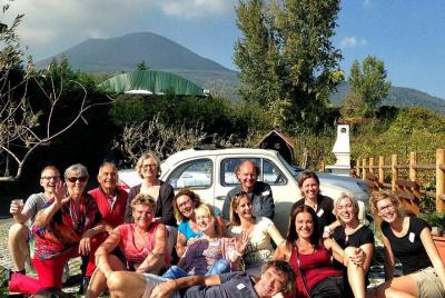Auténtica comida napolitana y degustación de vinos en un estado típico Auténtica comida napolitana y degustación de vinos en un estado típico