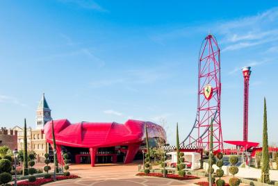 Escapada de un día al parque PortAventura y Ferrari Land desde Barcelona