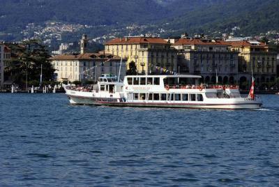 Caminando y navegando alrededor del lago de Lugano desde Como