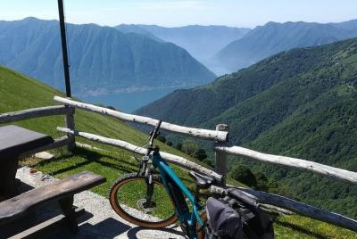 Excursión de medio día al refugio de montaña en bicicleta eléctrica en Codogna