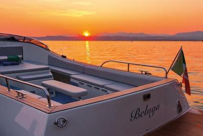 Lago de Garda: tour en barco al atardecer de 30 minutos en Sirmione con Prosecco