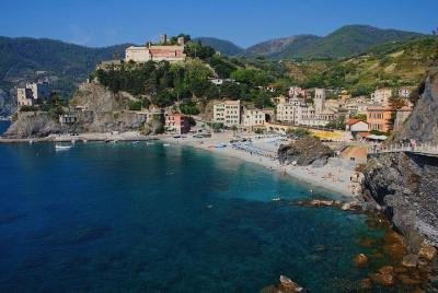 Lo mejor de Cinque Terre en tren: paisajes encantadores y vinos perfumados. Lo mejor de Cinque Terre en tren: paisajes encantadores y vinos perfumados.