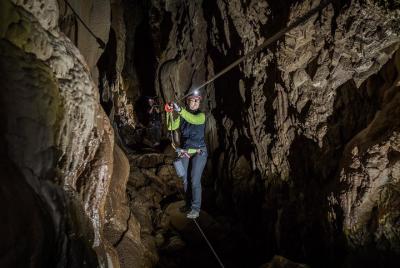 Aventura de espeleología en las cuevas de Equi Alpi Apuane Aventura de espeleología en las cuevas de Equi Alpi Apuane