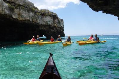 Excursión en kayak en SANTA MARIA DI LEUCA - Salento Excursión en kayak en SANTA MARIA DI LEUCA - Salento