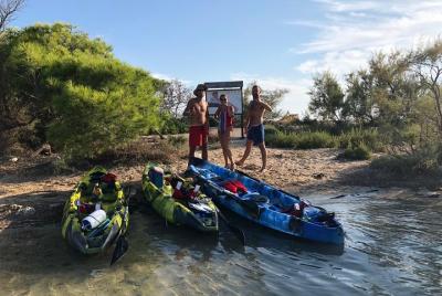 Excursión en kayak: Porto Cesareo, el Área Marina Protegida y la Isola dei Conigli. Excursión en kayak: Porto Cesareo, el Área Marina Protegida y la Isola dei Conigli.