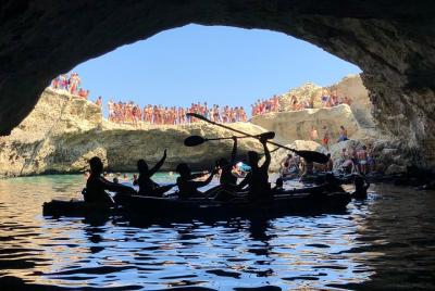 Aventura en kayak y canoa: Roca, las cuevas marinas en la ruta pirata Aventura en kayak y canoa: Roca, las cuevas marinas en la ruta pirata