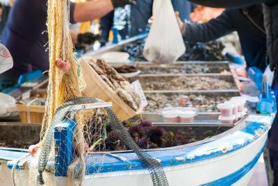 Visita al mercado de grupos pequeños y clase de cocina en Otranto Visita al mercado de grupos pequeños y clase de cocina en Otranto