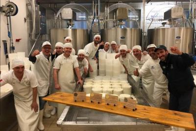 Excursión en tierra desde Livorno: Pisa, Fábrica de queso Pecorino y Tour del vino Chianti