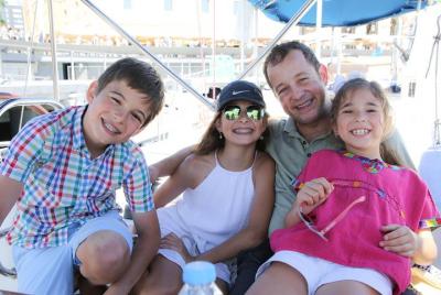 3 horas de experiencia de navegación privada en Barcelona desde Port Olimpic hasta 11 invitados