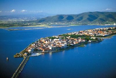 Traslado Forte dei Marmi a / desde el aeropuerto Fiumicino FCO Opcional parada Orbetello