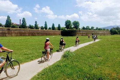 Tour autoguiado en bicicleta desde Lucca a Pisa Tour autoguiado en bicicleta desde Lucca a Pisa