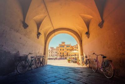 Lucca 2 horas de recorrido privado a pie con un guía local