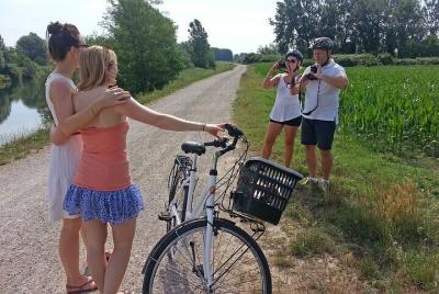 Tour privado de un día en bicicleta y vino en Lucca