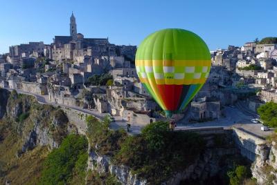 Vuelo privado exclusivo en globo aerostático en Matera con desayuno