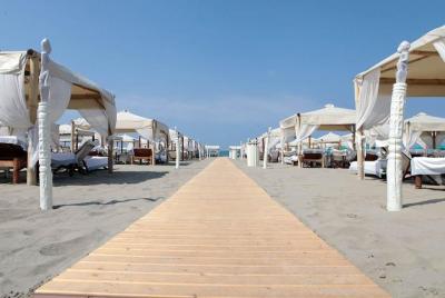 Traslado privado: aeropuerto de Ciampino (CIA) a Forte dei Marmi o viceversa