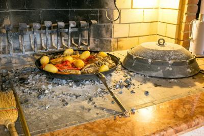Visita al mercado de grupos pequeños y clase de cocina en Matera