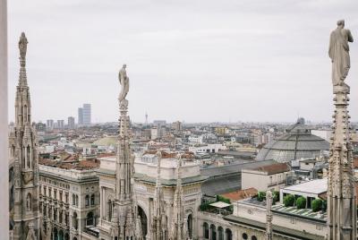 Duomo en las terrazas de la azotea de Milán - Tour privado guiado por la vía rápida Duomo en las terrazas de la azotea de Milán - Tour privado guiado por la vía rápida