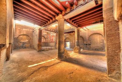 Herculano Drive con guía de Nápoles