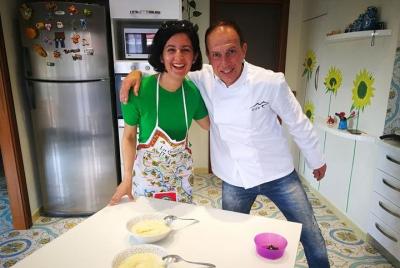 Clase de cocina típica italiana y cena con vistas en Nápoles