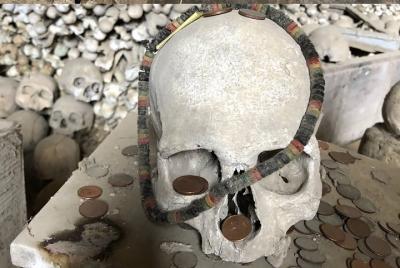 Scary Naples: comida, sangre y oraciones. Una experiencia gastronómica con un lado aterrador