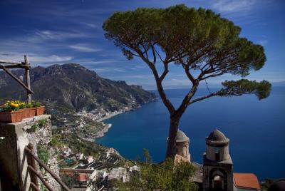 DESCUBRE LA COSTA DE AMALFI Tour en grupo pequeño: 9 días / 8 noches